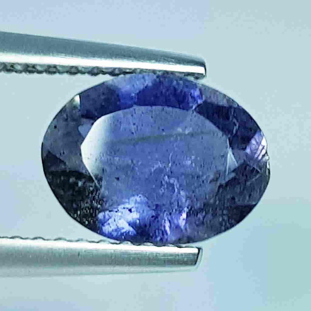 1.30 ct Natural Iolite Oval Cut: No Reserve! Title: 1.30 ct Natural Iolite Oval Cut Color/Clarity: SI Carat Weight: 1.3 Size/Dimensions: 9.10 x 7.00 x 3.70 Additional Information: Oval- Brazil Shipping: Domestic: Flat-rate of $7.00