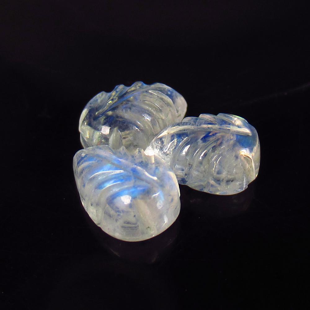4.35 Ct Natural 3 Blue Moonstone Carving Set: No Reserve! Title: 4.35 Ct Natural 3 Blue Moonstone Carving Set Color/Clarity: Translucent Gemstone: Natural Moonstone Carat Weight: 4.35 Size/Dimensions: 8.7x6.0 - 8.1x6.0 mm / 3 Pc's Additional Info