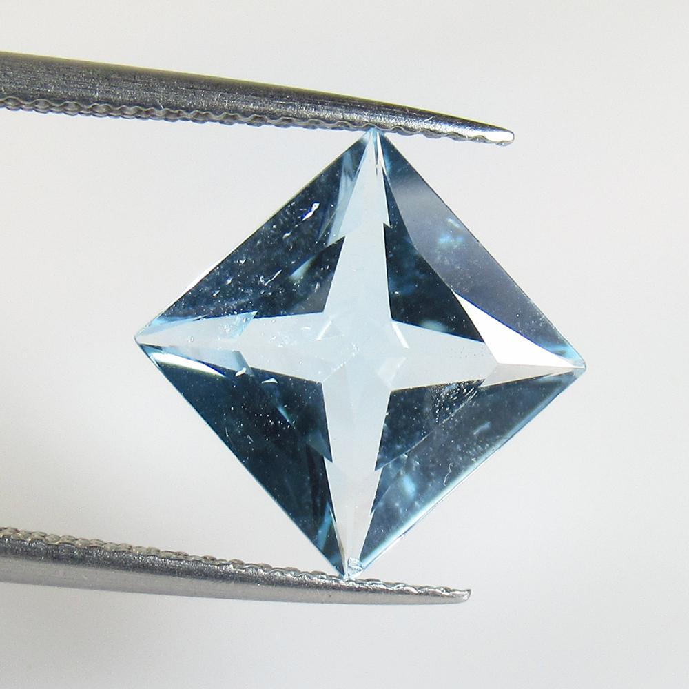 4.64 Ct Natural Blue Topaz Princess Cut: No Reserve! Title: 4.64 Ct Natural Blue Topaz Princess Cut Color/Clarity: VVS Gemstone: Natural Blue Topaz Carat Weight: 4.64 Size/Dimensions: 10.00 x 10.00 x 5.20 mm Additional Information: Excellent