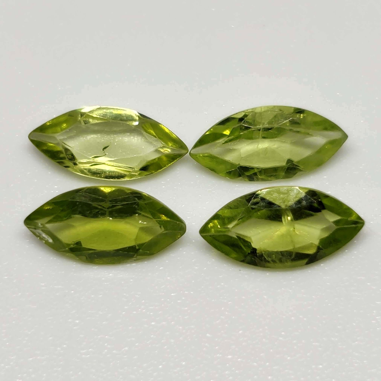2 ct Natural Peridot Lot: No Reserve! Gemstones: Peridot Carat Weights: 2 ct Size/Dimensions: 8 X 4 mm Origin : Pakistan Shipping: Domestic: Flat-rate of $7.00 to anywhere within the contiguous U.S. International: Foreign ship