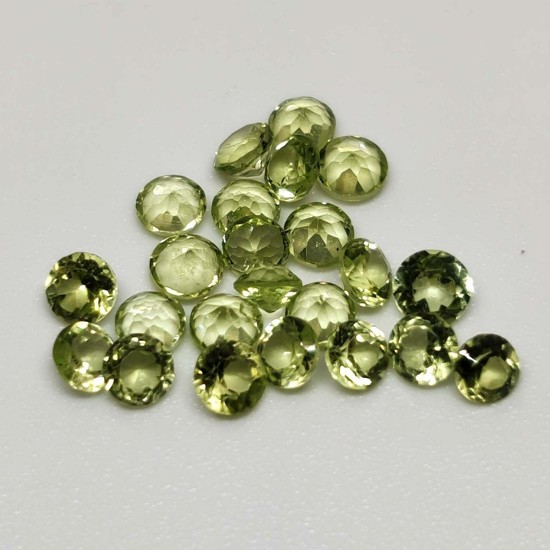 3.00 ct Natural Peridot Lot: No Reserve! Gemstones: Peridot Carat Weights: 3.00 ct Size/Dimensions: 3 X 3 mm Origin : Pakistan Shipping: Domestic: Flat-rate of $7.00 to anywhere within the contiguous U.S. International: Foreign s