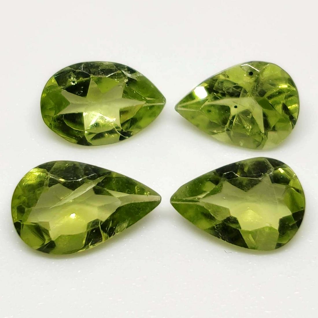 2.45 ct Natural Peridot Lot: No Reserve! Gemstones: Peridot Carat Weights: 2.45 ct Size/Dimensions: 7 X 5 mm Origin : Pakistan Shipping: Domestic: Flat-rate of $7.00 to anywhere within the contiguous U.S. International: Foreign s