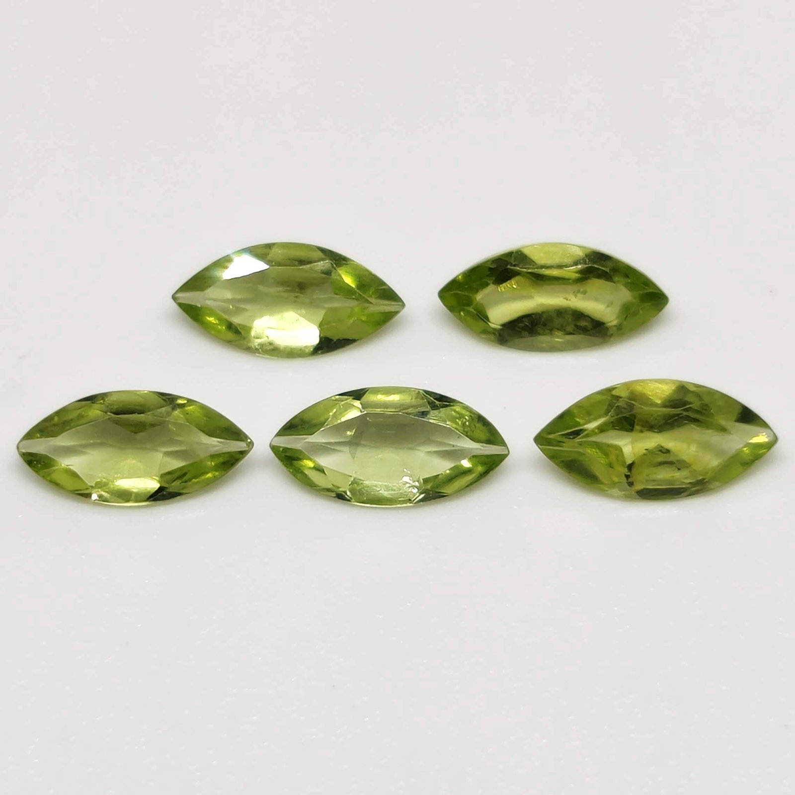 2.35 ct Natural Peridot Lot: No Reserve! Gemstones: Peridot Carat Weights: 2.35 ct Size/Dimensions: 8 X 4 mm Origin : Pakistan Shipping: Domestic: Flat-rate of $7.00 to anywhere within the contiguous U.S. International: Foreign s
