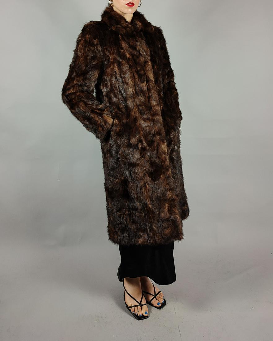 BROWN MINK FUR COAT: Title:BROWN MINK FUR COAT Description: Aproximate size: Size M: Length: 110cm/43.31in -Shoulders width:40cm/15.75in -Sleeve Length:58cm/22.83in -Chest size ( pit to pit x2 ):100cm/39.37in - Closed Hem