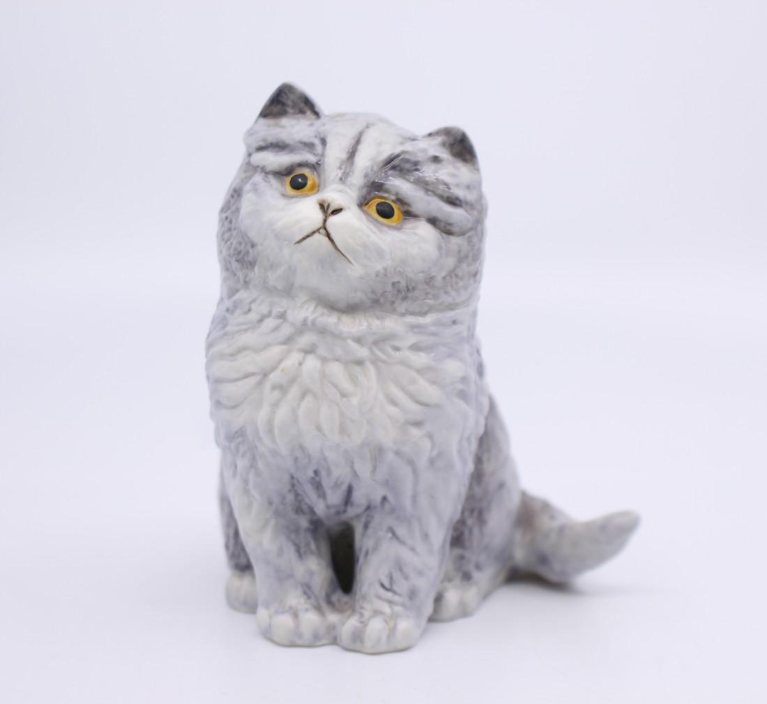Royal Worcester Kittens Sculpture Blue Persian: Manufacturer Royal Worcester, Made in England Title Blue Persians from the Kittens series Height 10 cm / 4 in Backstamp Royal Worcester black backstamp Condition Very good condition. No chips, cracks