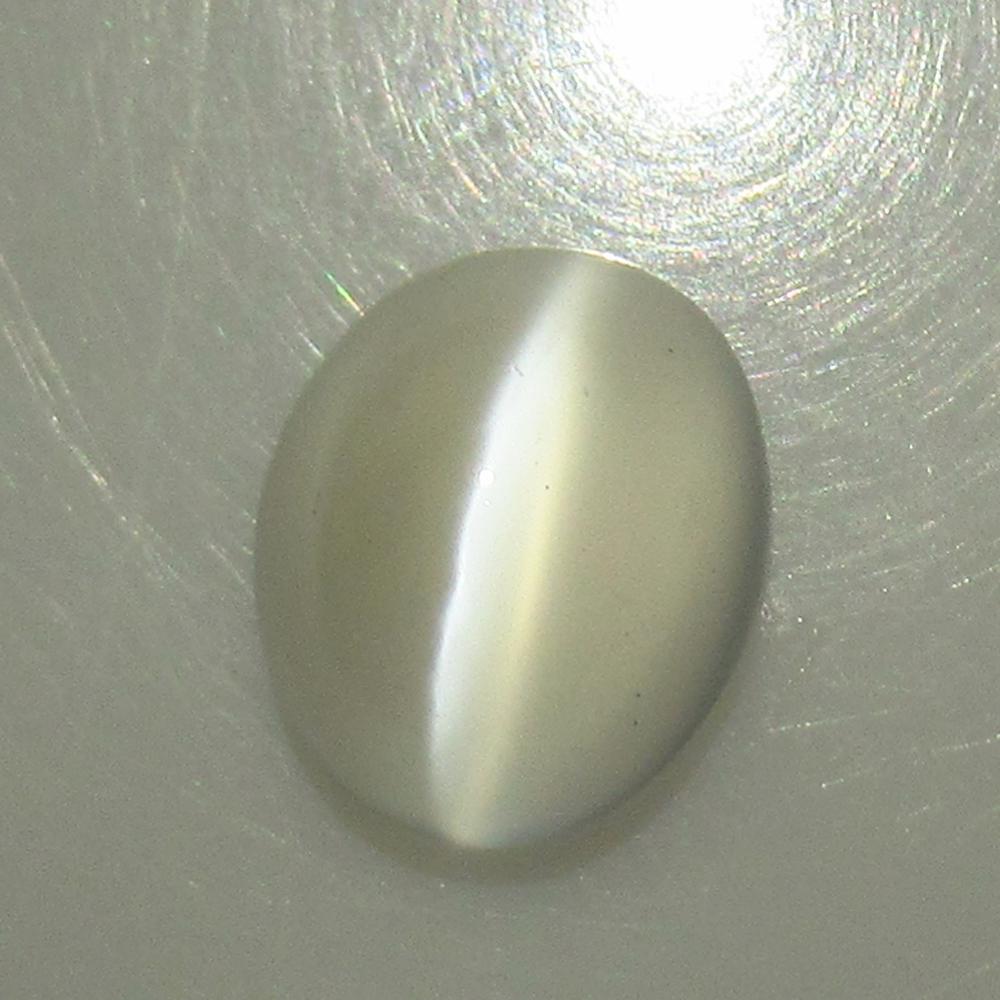 3.78 Ctw Natural Moonstone Oval Cab: No Reserve! Title: 3.78 Ctw Natural Moonstone Oval Cab Stone Clarity: Transparent Gemstones: Moonstone Carat Weights: 3.78 Size/Dimensions: 10.20 x 8.50 x 6.20 mm Additional Information: Nice Oval Cab