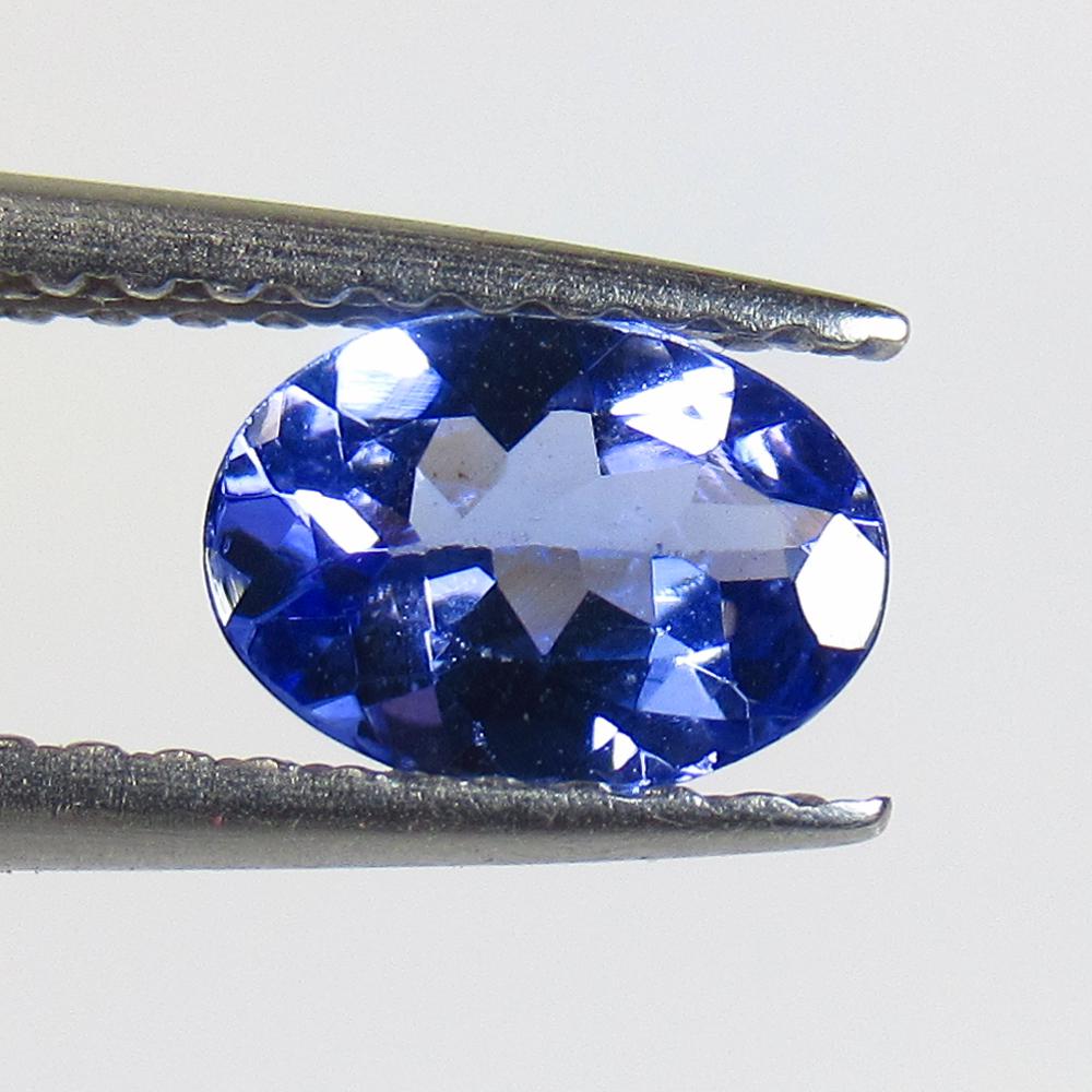 0.58 Ctw Natural Tanzanite Oval Cut: No Reserve! Title: 0.58 Ctw Natural Tanzanite Oval Cut Stone Clarity: VVS Gemstones: Tanzanite Carat Weights: 0.58 Size/Dimensions: 6.80 x 4.90 x 2.60 mm Additional Information: Top Quality Luster / E