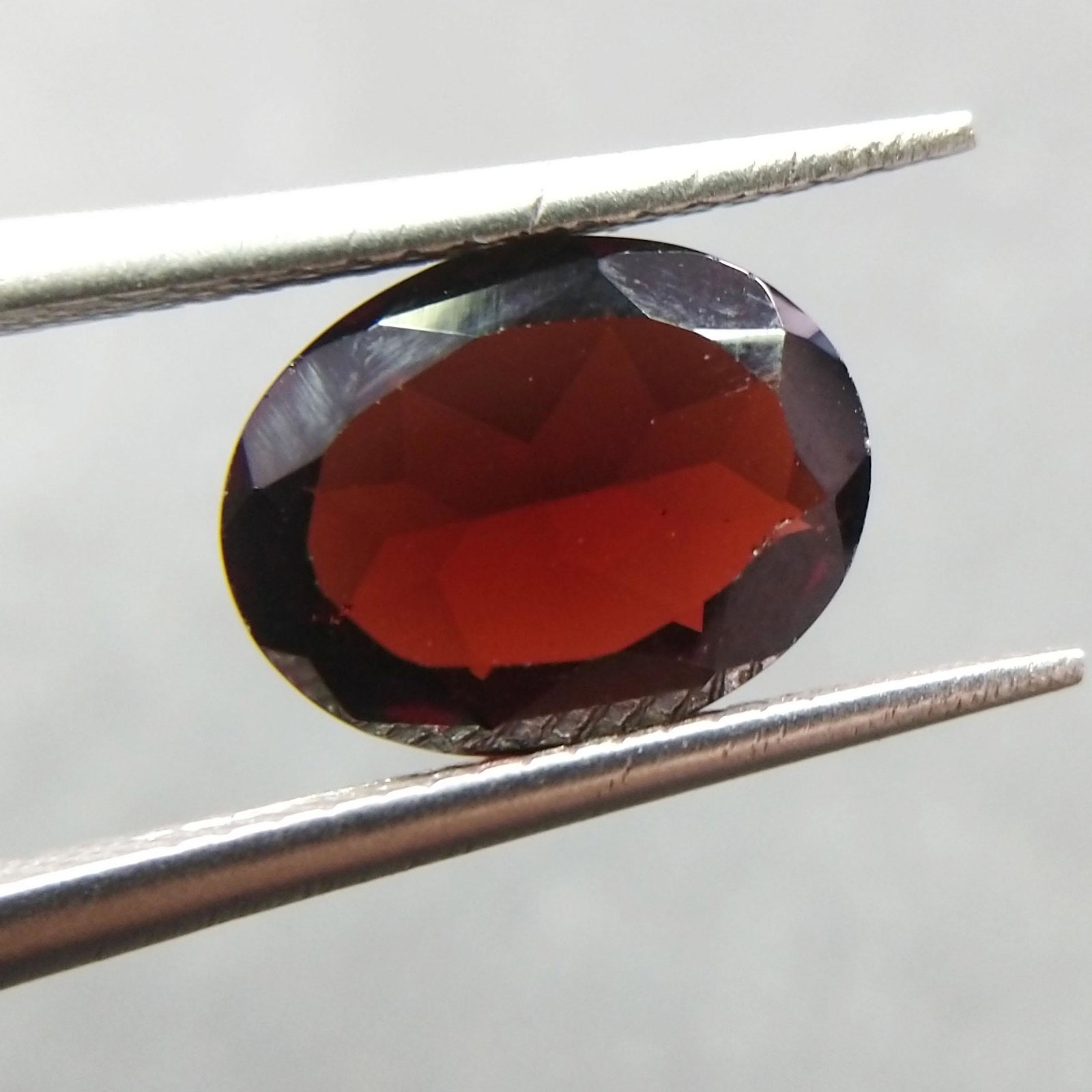 Natural Oval Cut 1.75 Carats Garnet Loose Gemstone (1 of 7)