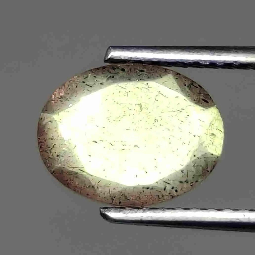 1.60 ct Natural Faceted Labradorite: No Reserve! Gemstones: Labradorite Carat Weights: 1.60 ct Size/Dimensions: 7 X 9 mm Origin : Labrador Shipping: Domestic: Flat-rate of $7.00 to anywhere within the contiguous U.S. International: Forei