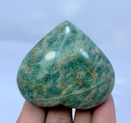 562 Carats Amazing Polished Aventurine Heart Healing: Title: 562 Carats Amazing Polished Aventurine Heart Healing Mineral Treatment: Natural Carat Weights: 562 Carat Size/Dimensions61x52x22 mm Origin: Pakistan Reserve: $13.00 Shipping: Domestic: Flat-rat