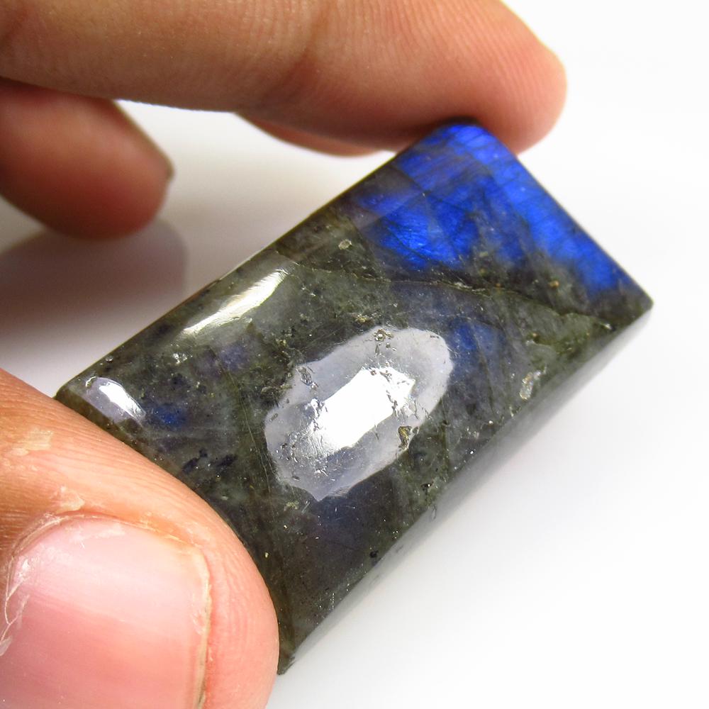 72.28 Ctw Natural Labradorite ReCtwangle Cab: No Reserve! Title: 72.28 Ctw Natural Labradorite ReCtwangle Cab Stone Clarity: Opaque Gemstones: Labradorite Carat Weights: 72.28 Size/Dimensions: 37.00 x 21.00 x 8.70 mm Additional Information: Excel