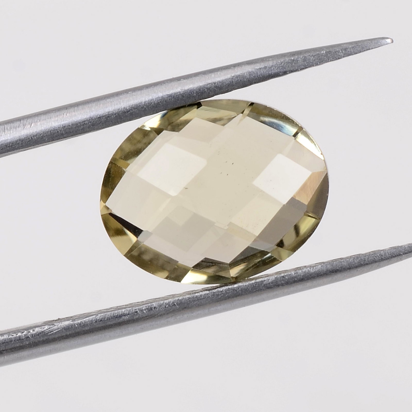 2.20 Carat Yellow Color Natural Oval Lemon Quartz Loose: No Reserve! Title: 2.20 Carat Yellow Color Natural Oval Lemon Quartz Loose Gemstone 1 Pieces Brand: Gems Trading Center Gemstones: Lemon Quartz Carat Weights: 2.2 Size/Dimensions: 4.5H x 10L x 8W mm S