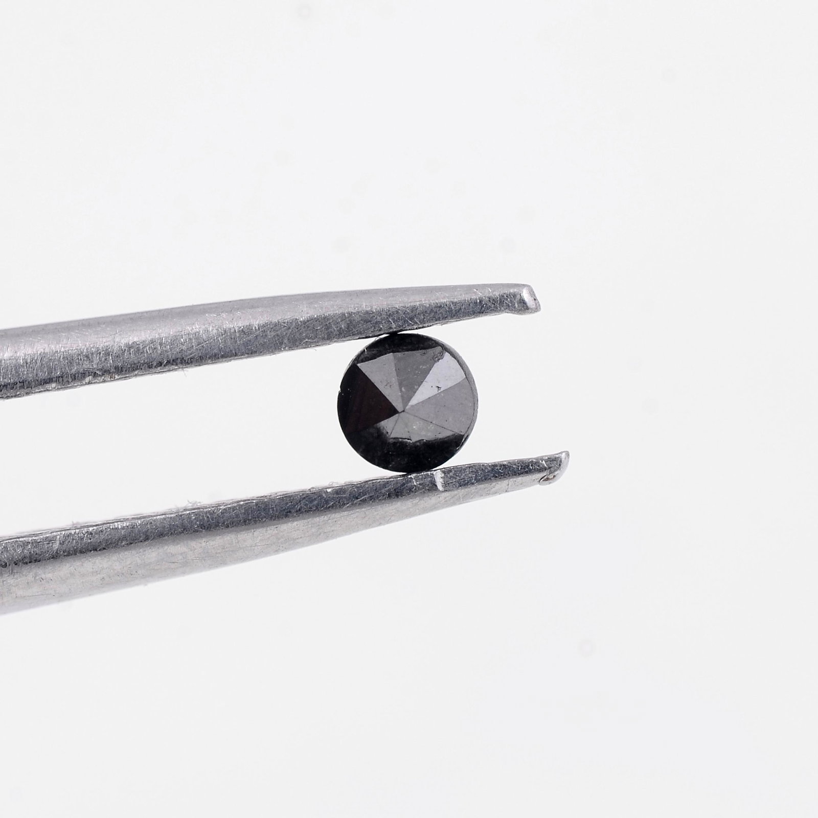 0.05 Carat Black Color Natural Round Diamond Loose: No Reserve! Title: 0.05 Carat Black Color Natural Round Diamond Loose Gemstone 4 Pieces Brand: Gems Trading Center Gemstones: Diamond Carat Weights: 0.05 Size/Dimensions: 1.5L x 1.5W mm Shipping: Dome