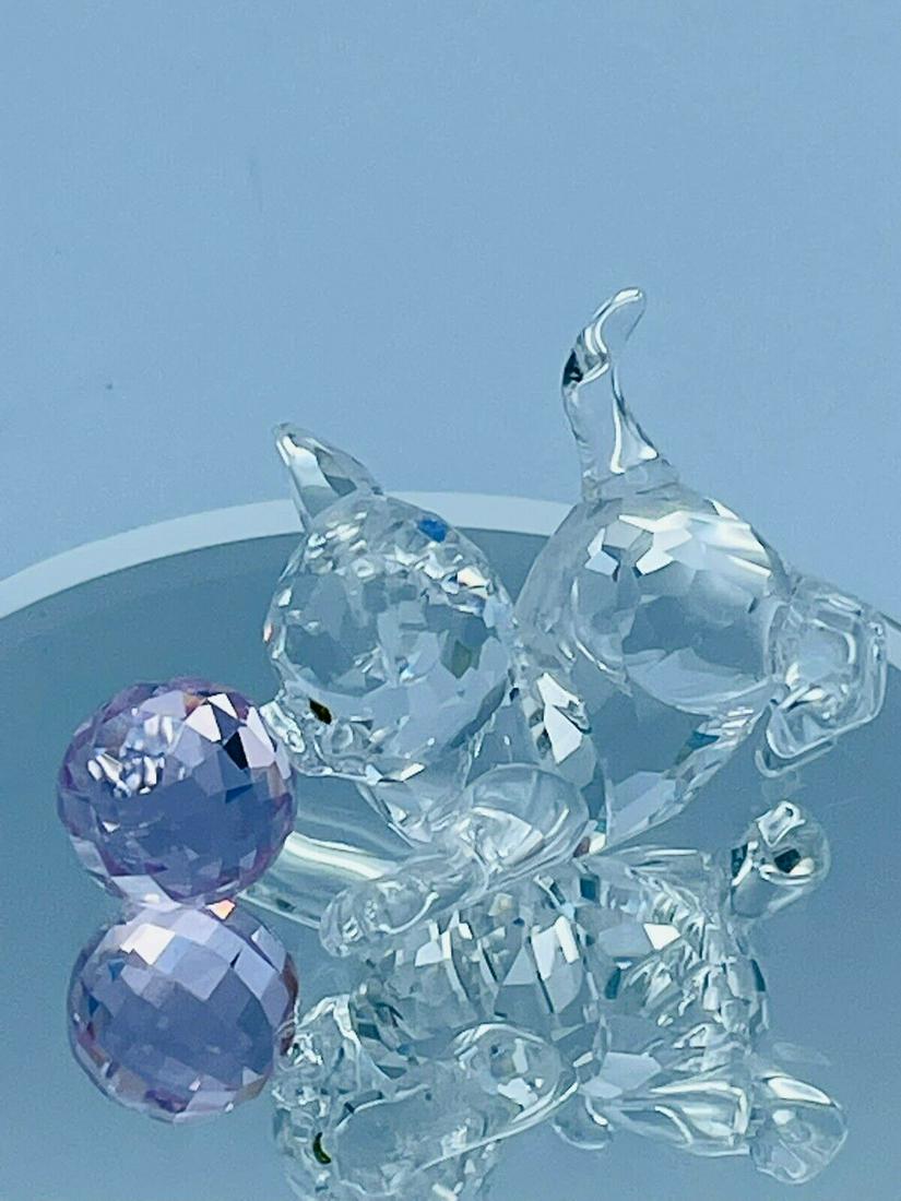 Swarovski Kitten with Ball Figurine with Staging Mirror (1 of 10)