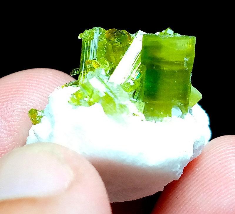 09 Grams Beautiful Bunch Of Green Tourmaline Specimen (1 of 6)