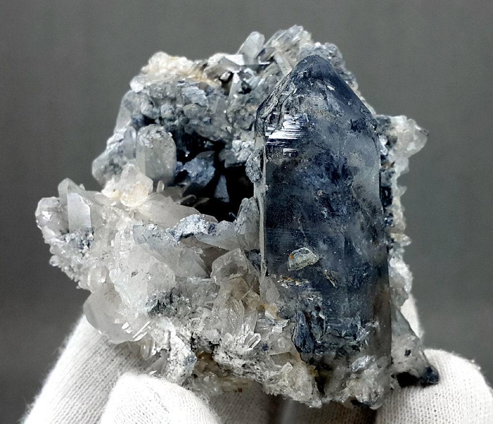 Quartz 122.1 Grams Terminated gray Color Chlorite (1 of 7)