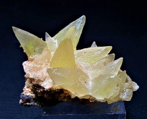25 Grams Beautiful Dogtooth Calcite Specimen (1 of 3)