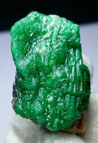 17.8 Grams Beautiful Natural Emerald Specimen (1 of 4)