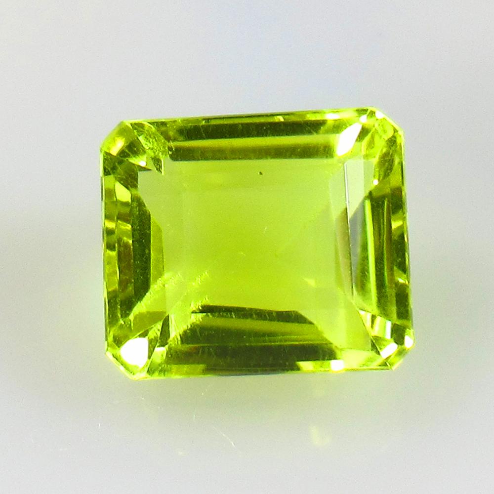 11.55 Ct Natural Lemon Quartz Octagon Cut: No Reserve! Title: 11.55 Ct Natural Lemon Quartz Octagon Cut Stone Clarity: VVS Gemstones: Natural Lemon Quartz Carat Weights: 11.55 Size/Dimensions: 13.50 x 11.70 x 9.30 mm Additional Information: Go