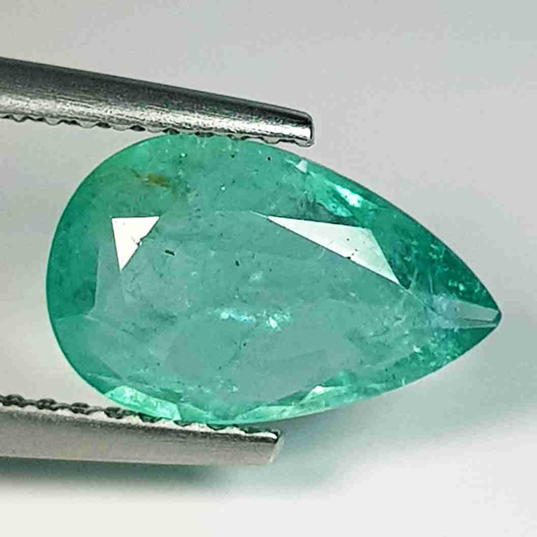 Natural Emerald Pear Cut 2.11 ct (1 of 5)