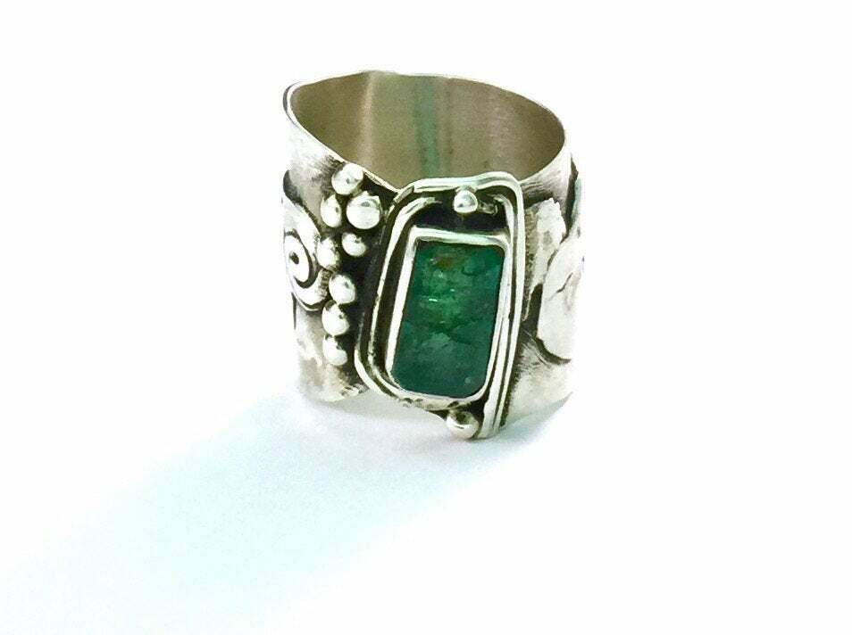 Handmade Sterling Silver and Emerald Ring Alberto Juan (1 of 10)