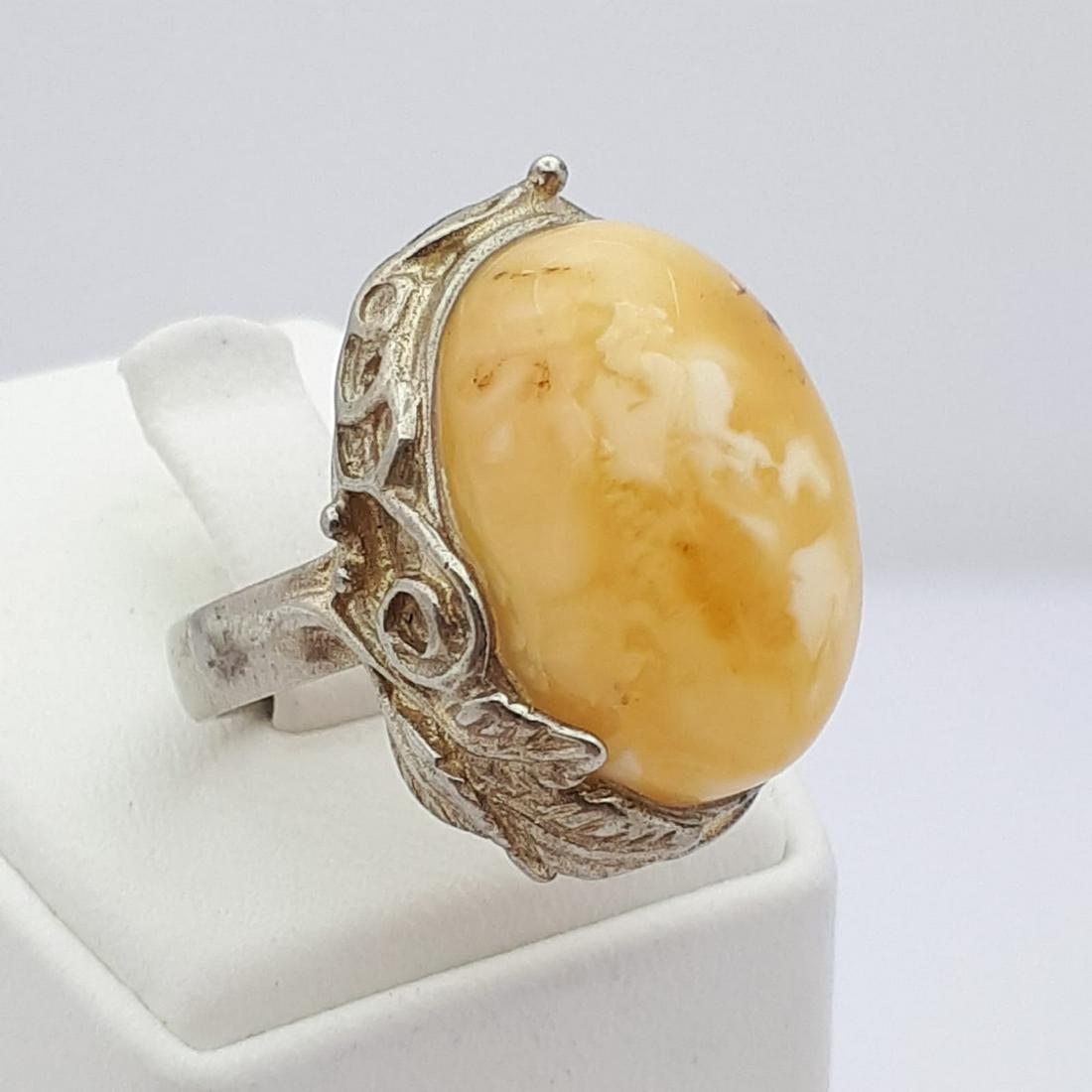 925 Sterling Silver - Ring: Ring Gender : Women Material : 925 Sterling Silver Stone : Natural baltic amber Weight : 6,37 gr Condition : NEW / Unused Size : US:8 , EU:57 , UK:P , D:18 mm Free resizing on demand