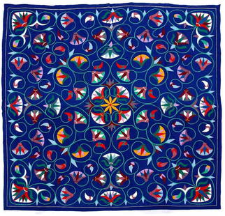 Beautiful large folk art applique quilt: Title: Beautiful large folk art applique quiltProvenance/Additional Info: This is a beautiful large applique quilt with an intricate, one of a kind design. From the last quarter of the 20th c.,