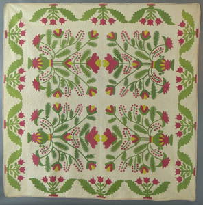 Fabulous Antique Applique Red & Green Quilt