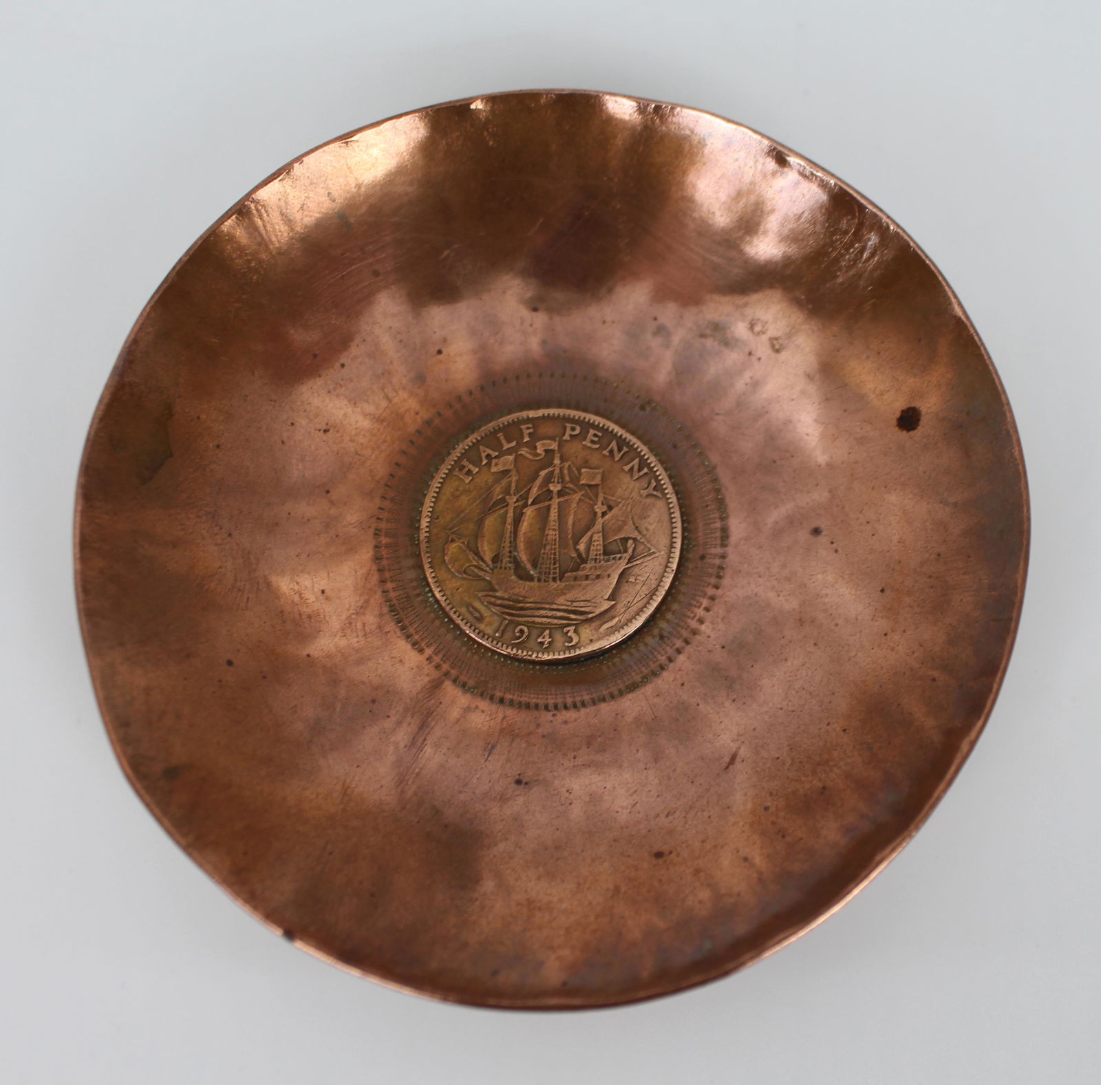 Vintage Copper Dish Inset with 1943 Half Penny (1 of 3)
