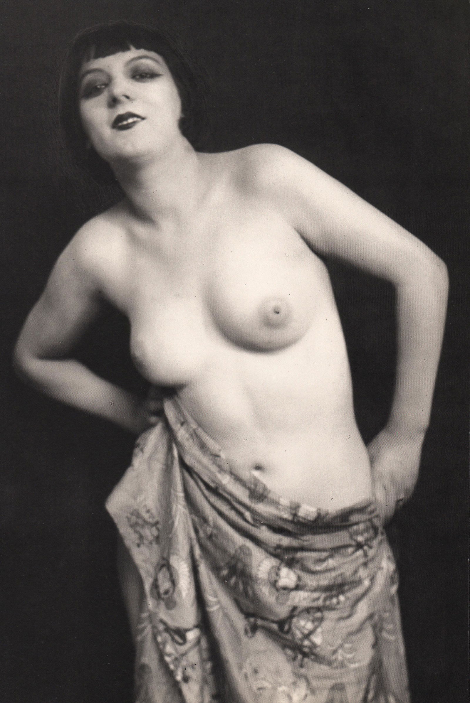 MAN RAY - Kiki de Montparnasse, 1922 (1 of 1)