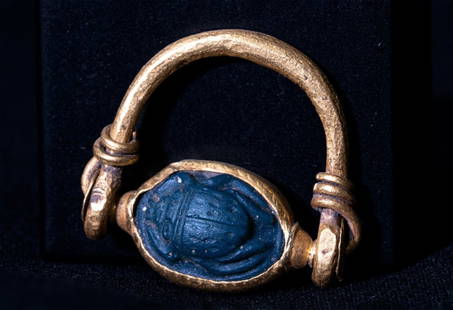 Phoenician Gold scarab ring, Circa 6th-5th Centuries: Title: Phoenician Gold scarab ring, Circa 6th-5th Centuries B.C.Description: The scarab is an example of the importance that this insect had in the beliefs of the Mediterranean people. Represented in