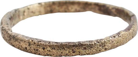 VIKING WOMAN’S WEDDING RING, SIZE 5 (1 of 3)