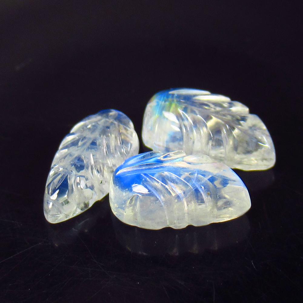 4.14 Ct Natural 3 Blue Moonstone Carving Set: No Reserve! Title: 4.14 Ct Natural 3 Blue Moonstone Carving Set Stone Clarity: Translucent Gemstone: Natural Moonstone Carat Weights: 4.14 Size/Dimensions: 9.5x5.3 - 10.0x5.5 mm / 3 Pc's Additional In
