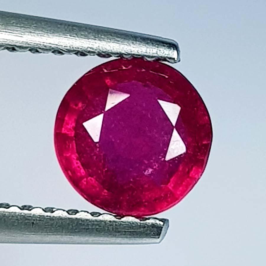 1.05 Ct Natural Ruby Round Cut (1 of 5)