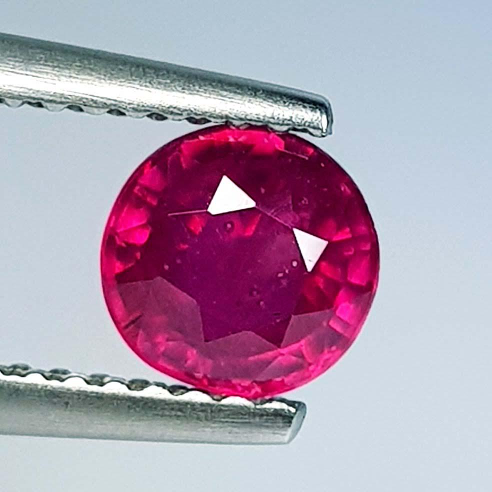 1.10 Ct Natural Ruby Round Cut (1 of 4)
