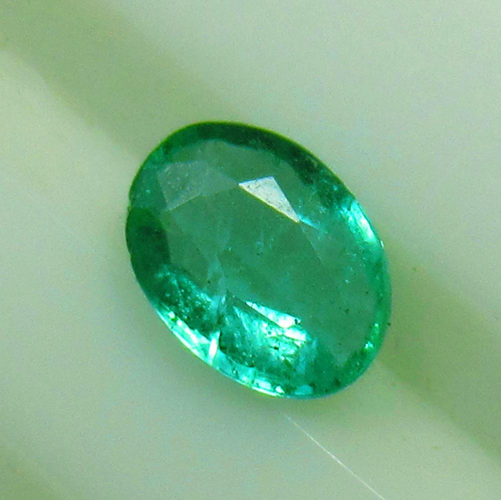 0.70 Ct Natural Zambian Emerald Oval Cut (1 of 2)