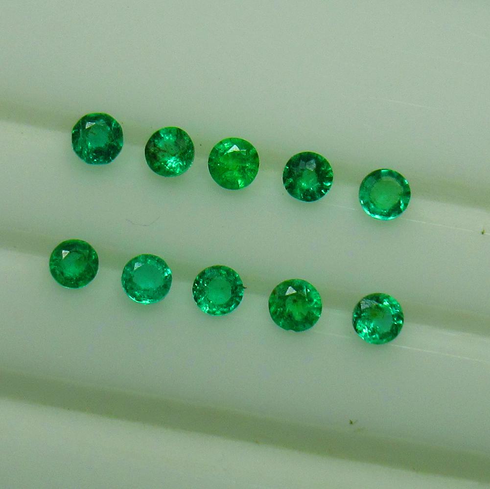 0.68 Ct Natural 10 Zambian Emerald Round Set (1 of 2)