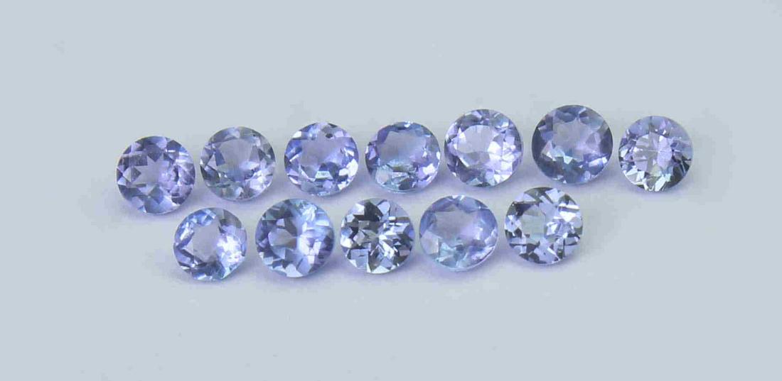 0.95 Cts Natural Tanzanite: No Reserve! Title: 0.95 Cts Natural Tanzanite Additional Information: Gemstone : Natural Tanzanite Shape and cut : Round Cut Weight : 0.88 Carats Measurements : 2.5x2.5 mm Number Of Stone : 12 Clor : 