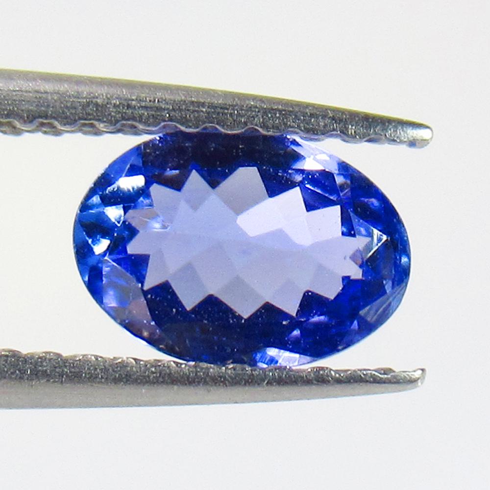 0.72 Ct Natural Tanzanite Oval Cut: No Reserve! Title: 0.72 Ct Natural Tanzanite Oval Cut Stone Clarity: VVS Gemstones: Tanzanite Carat Weights: 0.72 Size/Dimensions: 7.00 x 5.00 x 2.70 mm Additional Information: Top Class Luster / Purp