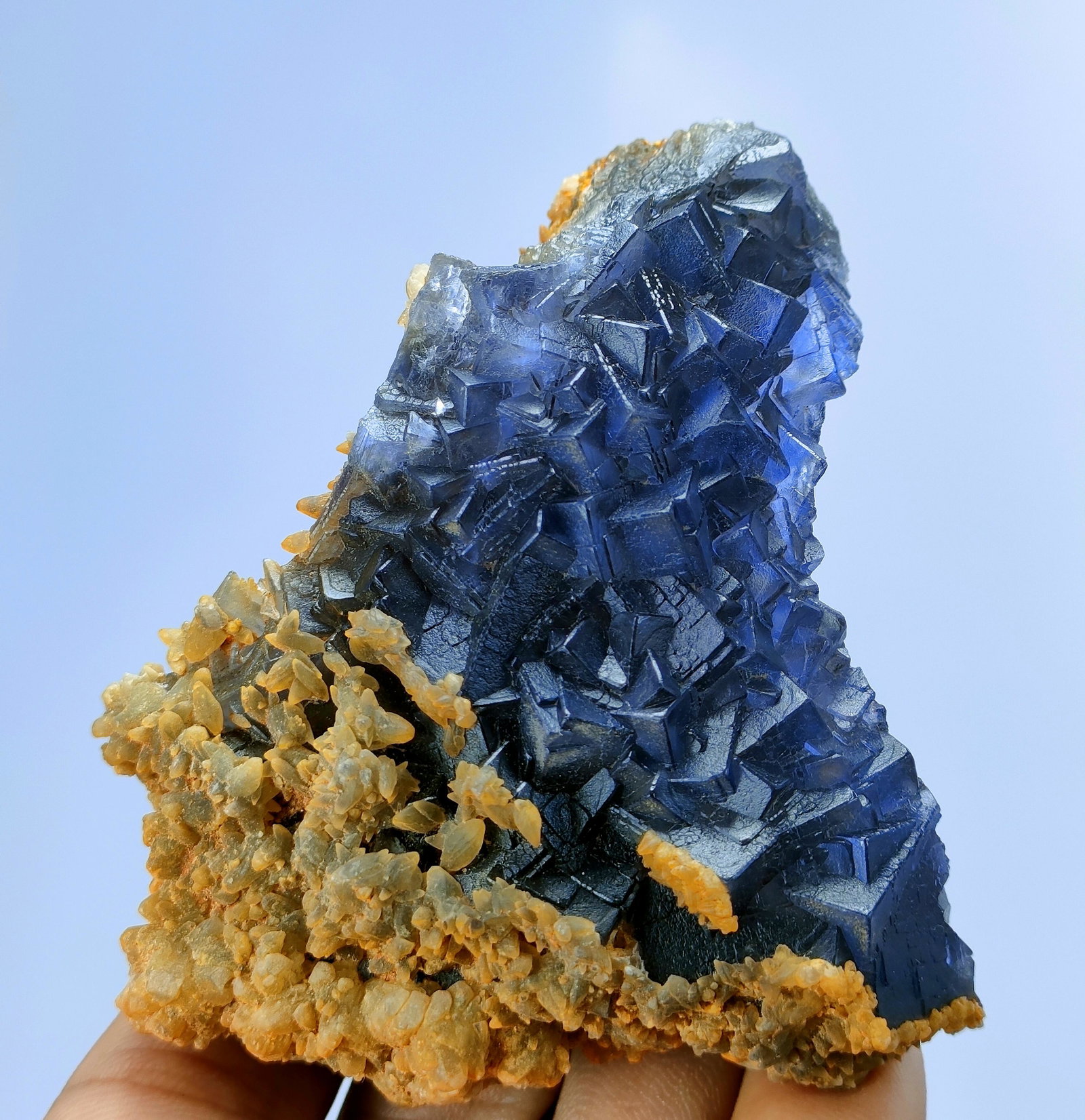 182 Gram Beautiful Natural Cubic Flourite With Calcite: Title: 182 Gram Beautiful Natural Cubic Flourite With Calcite Specimen Treatment: Natural Weight: 182 Gram Size/Dimensions: 75x66x26 mm Origin: Pakistan Reserve: $16.00 Shipping: Domestic: Flat-r