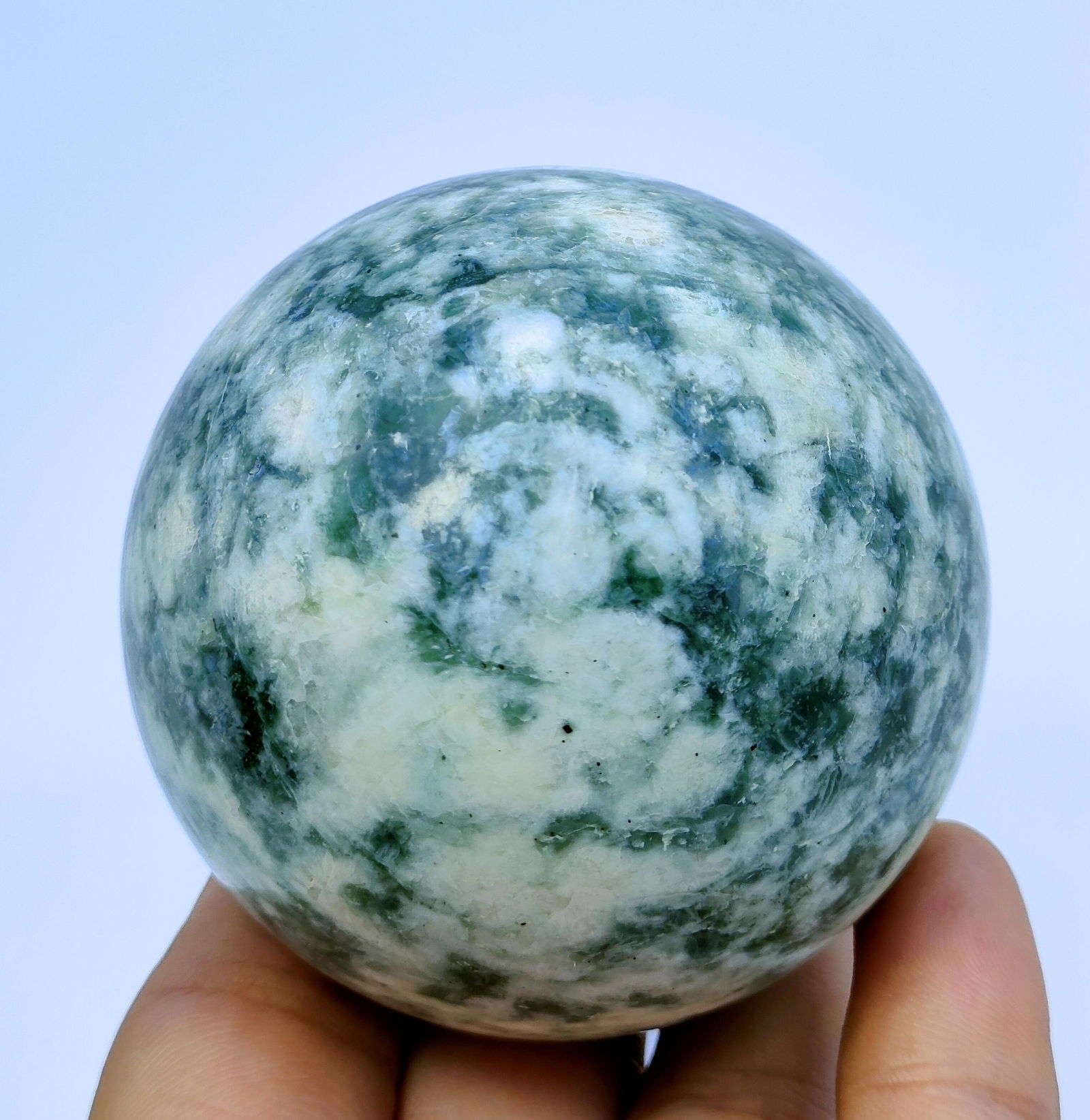 2116 CTs Top Quality Hand Made Zebra Jasper Sphere: Title: 2116 CTs Top Quality Hand Made Zebra Jasper Sphere Treatment: Natural Carat Weights: 2116 Carats Size/Dimensions: 62 mm Origin: Pakistan Reserve: $30.00 Shipping: Domestic: Flat-rate of $15.00