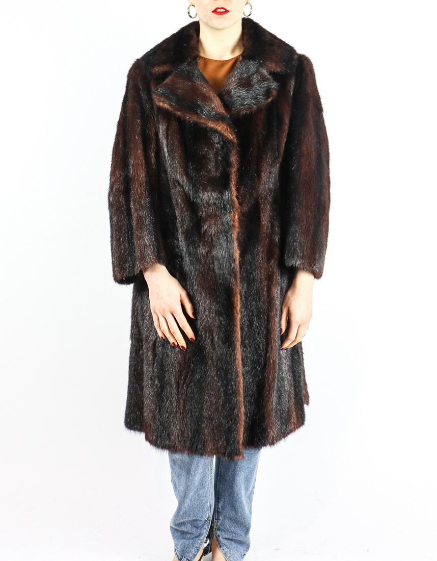 BROWN MINK FUR COAT - US 16 - EU L: Title: BROWN MINK FUR COAT - US 16 - EU L Size/Dimensions: Aproximate size- EU: L ; US: 16 : Important details: Length: 102cm/40.16in -Shoulders width:46cm/18.11in -Sleeve Length:58cm/22.83in -Bust si