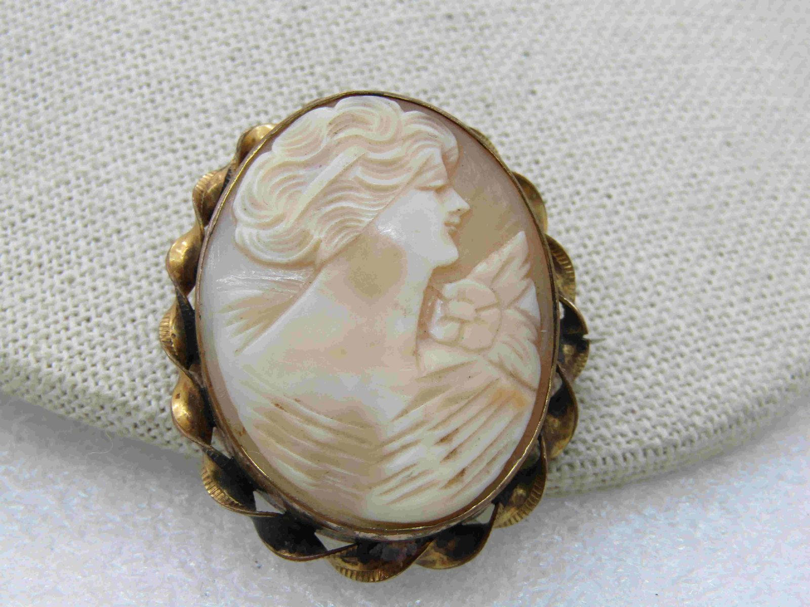 Vintage 1/20 12KT Shell Cameo Brooch/Pendant, (1 of 10)