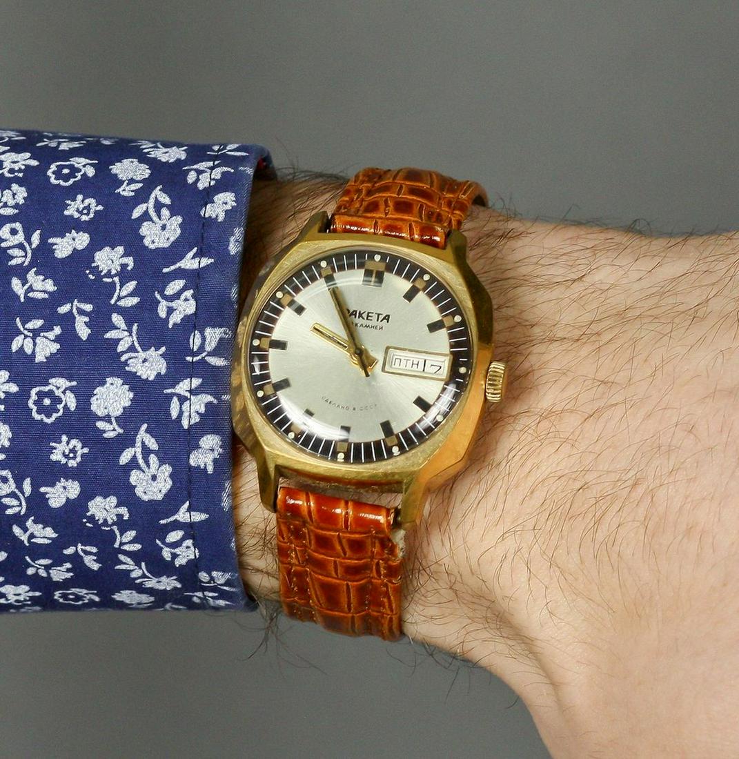 Raketa Vintage Men Wrist Watch / Golden White Vintage: Materials Band material: Leather Gold, Stainless steel Raketa vintage men wrist watch russian antique unisex white USSR watches. Soviet Wrist Watch. Golden Color Vintage Men Wrist Watch. Original rare
