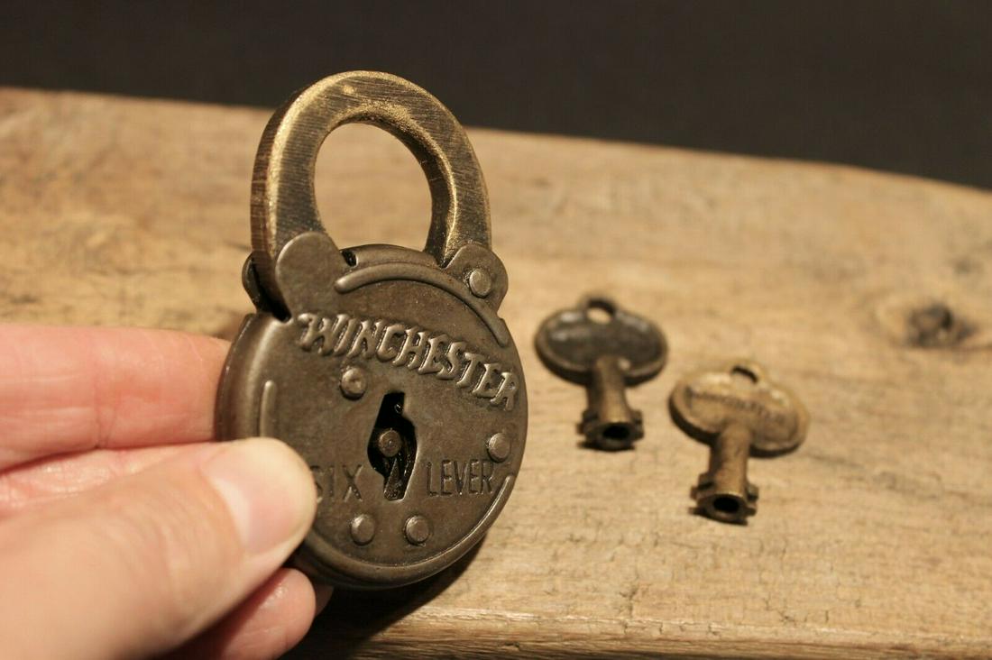 Cast Iron Winchester Firearms Ammo Box Padlock Lock & (1 of 12)
