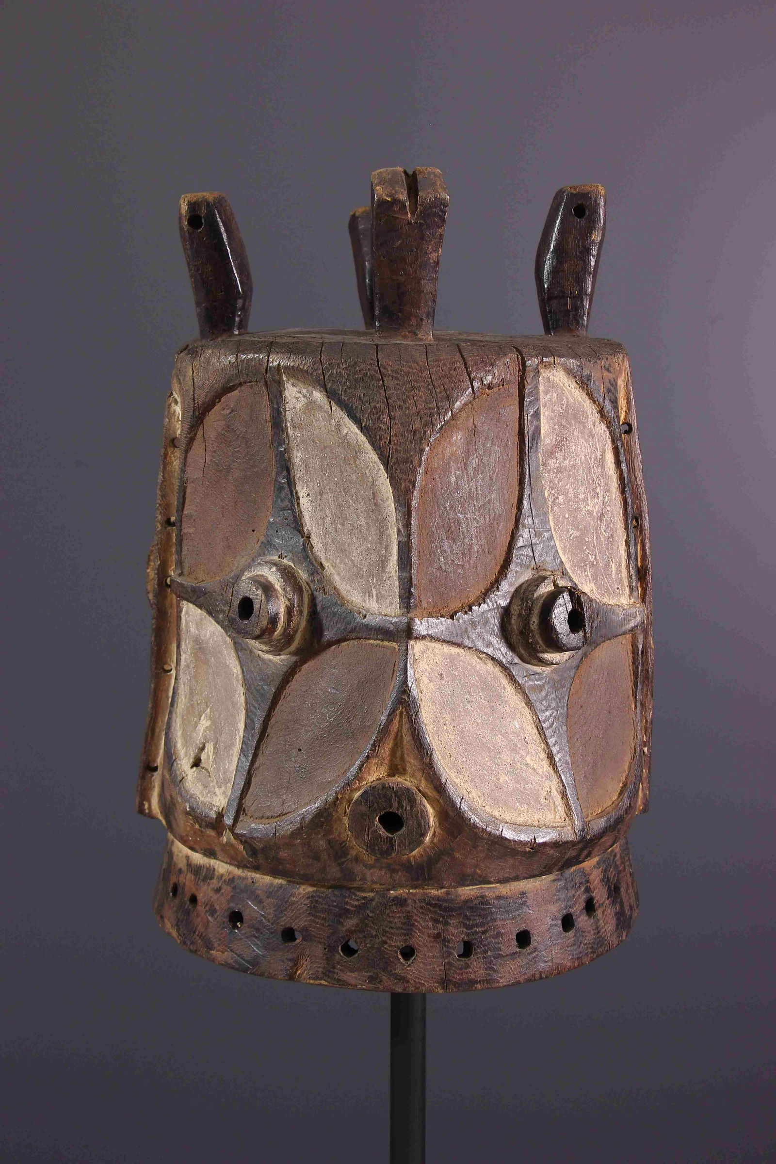 Bembé Echawokaba hem mask - DRC Congo- African Art (1 of 12)