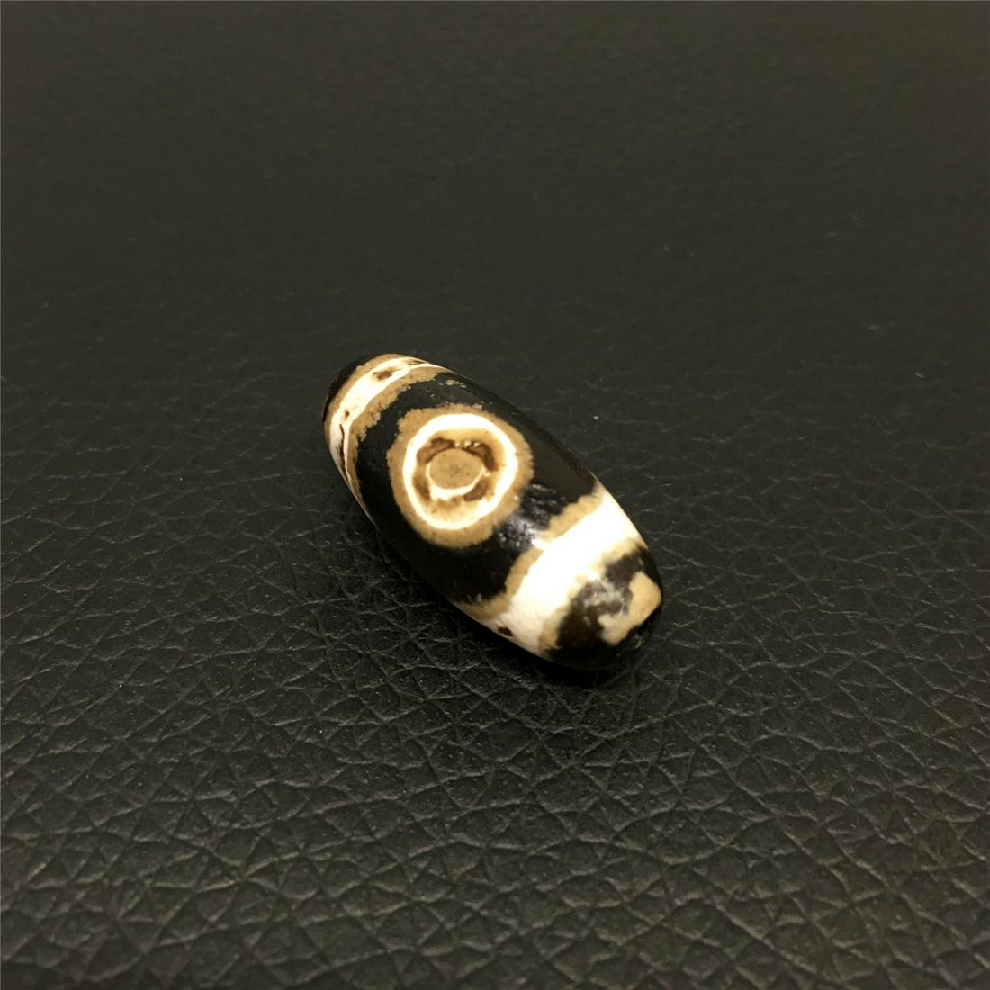 Tibetan antique agate bead bracelet (1 of 6)