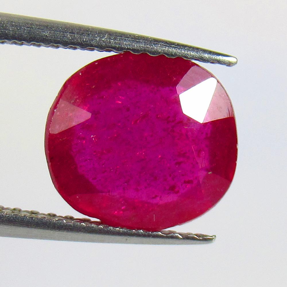 3.30 Ctw Natural Mozambique Pinkish Red Ruby Oval Cut: No Reserve! Title: 3.30 Ctw Natural Mozambique Pinkish Red Ruby Oval Cut Stone Clarity: SI Gemstone: Ruby Carat Weights: 3.3 Size/ Dimensions: 9.50 x 8.70 x 3.90 mm Additional Info: Oval Cut / Origin 