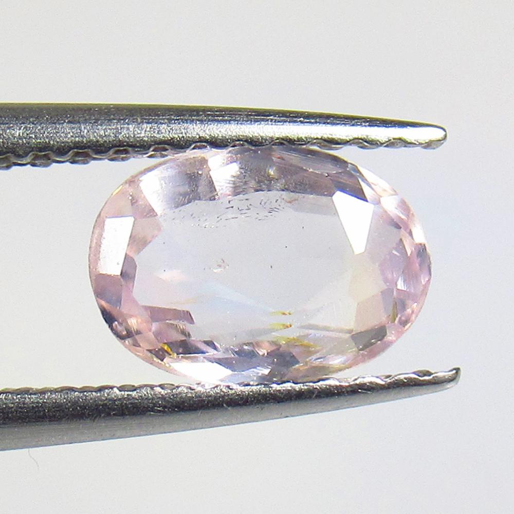 1.10 Ctw Natural White Sapphire Oval Cut: No Reserve! Title: 1.10 Ctw Natural White Sapphire Oval Cut Stone Clarity: VVS Gemstones: Sapphire Carat Weights: 1.1 Size/Dimensions: 7.50 x 5.30 x 2.90 mm Additional Information: Top Quality Luster 