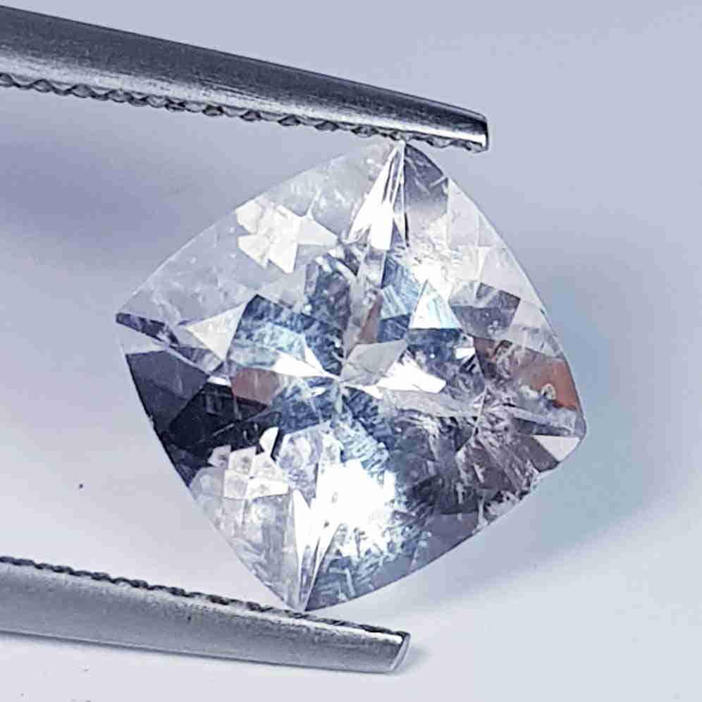 Natural Morganite Cushion Cut 3.15 ct: No Reserve! Title: Natural Morganite Cushion Cut 3.15 ct Color/Clarity: SI - SI-1 Gemstones: Loosegemstone Carat Weights: 3.15 Size/Dimensions: 9.00 x 9.00 x 6.50 Additional Information: Cushion - Bra